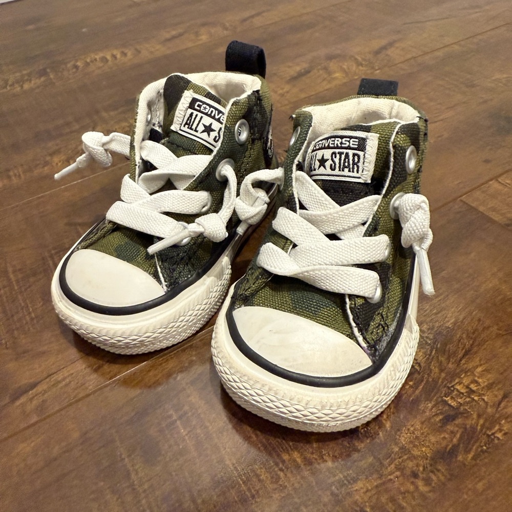 Toddler Camo Converse